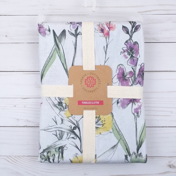 Fabric Tablecloth Lavender Floral Flowers 60x102 Fleurette - Picture 2 of 3